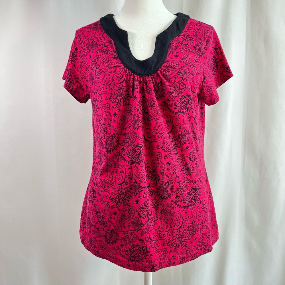 Croft & Barrow Magenta Top with Black Floral and Paisley Print Size Medium